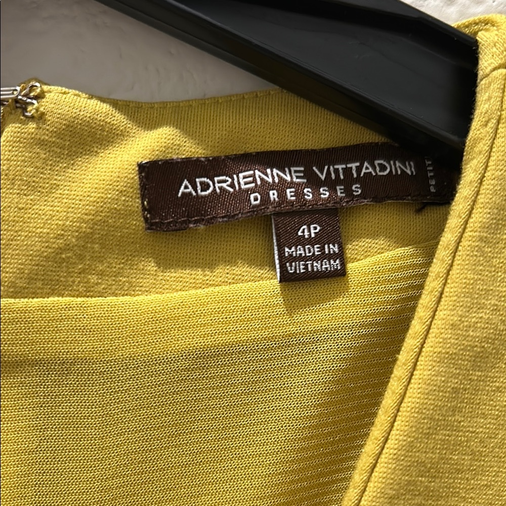 ADRIENNE VITTADINI Elegant Lime Yellow Sleeveless Dress - Picture 4 of 13